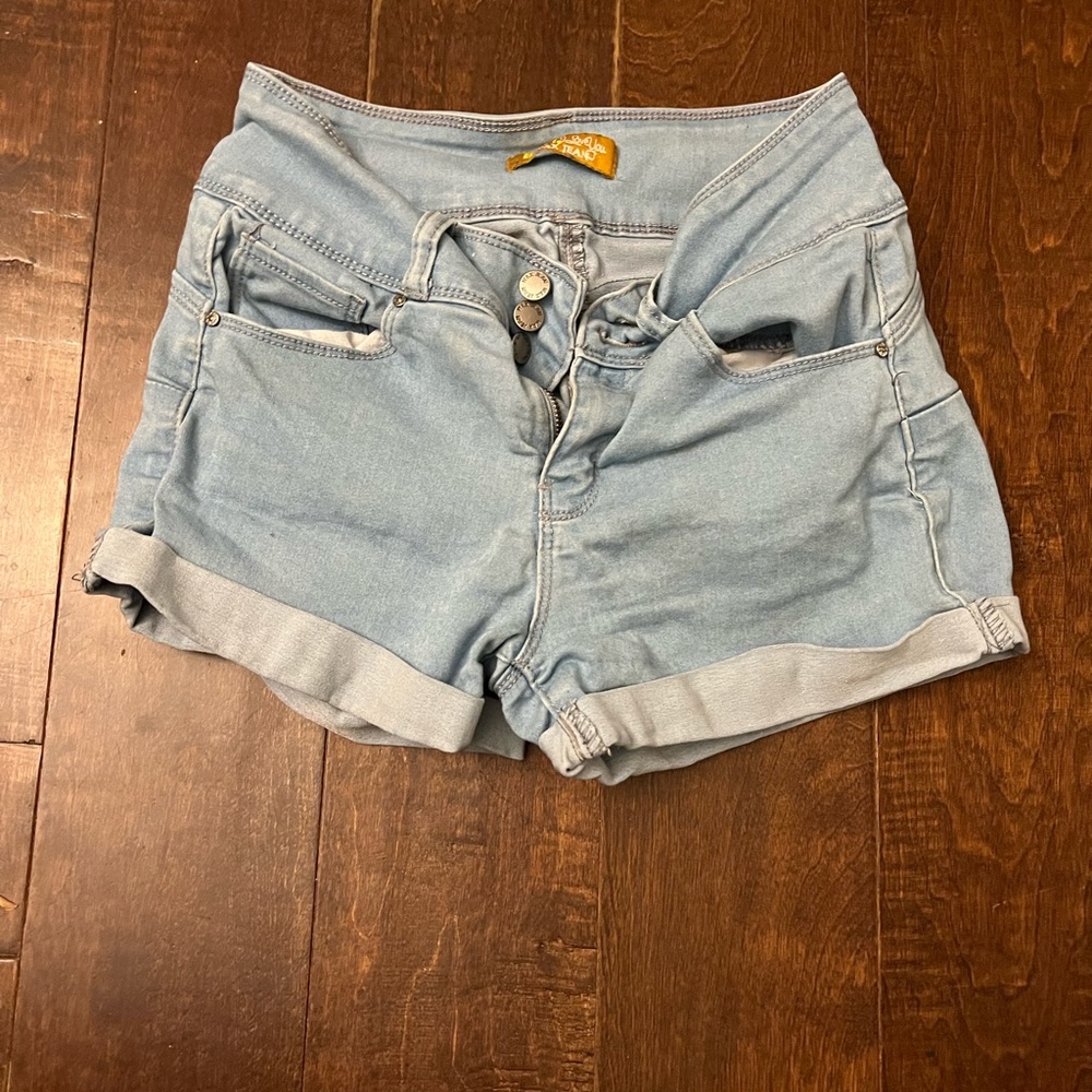 Short shorts